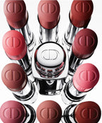 Dior Addict - Rouge à lèvres brillant rechargeable 90 % d'origine naturelle